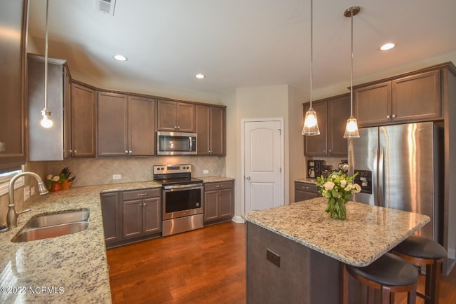 Photo - 625 Overland Ct