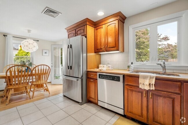 Building Photo - 41 Rublee St Unit A Rental