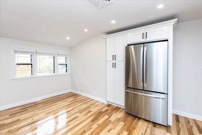 Photo - 39 Trask St Unit 2