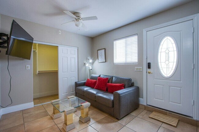 Photo - 1012 Eugene Cernan St