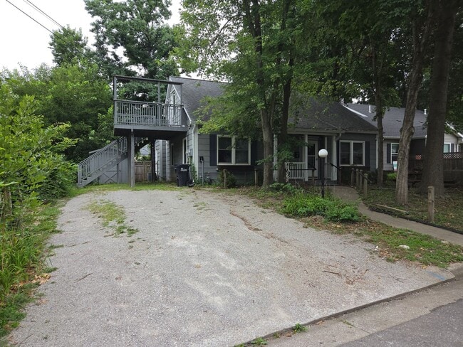Building Photo - 604 Florence Ave Unit 201