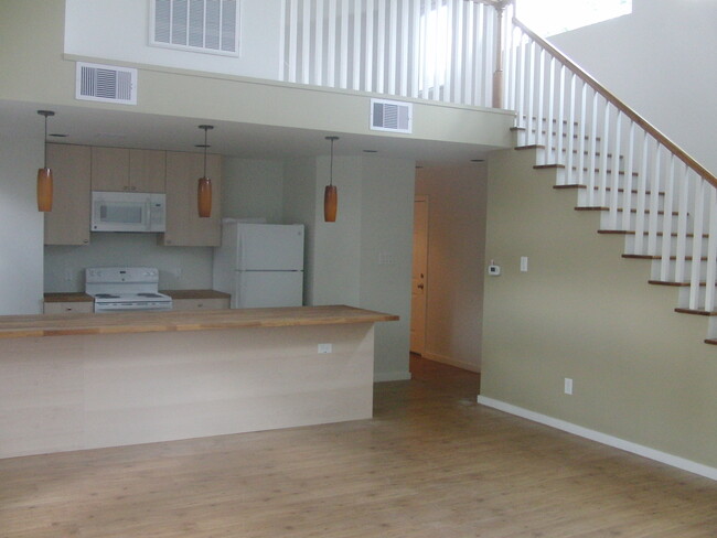 Photo - 1703 Oxford St