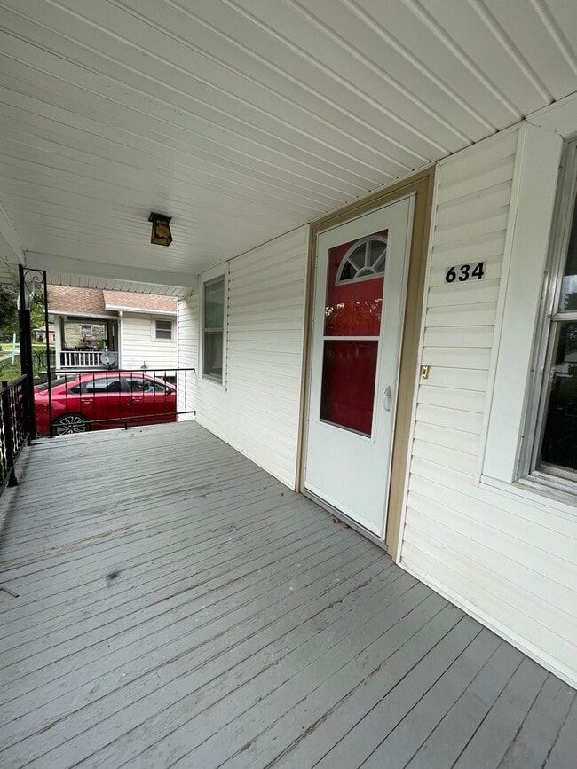 Photo - 634 Wilson St