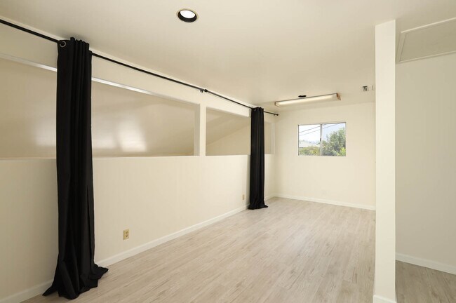 Photo - 2912 Acresite St