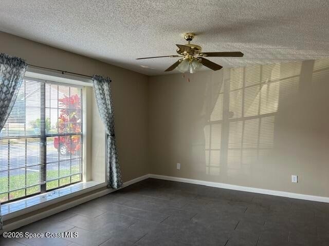 Photo - 1514 Manor Dr NE