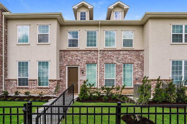 Photo - The Residences at Rayzor Ranch