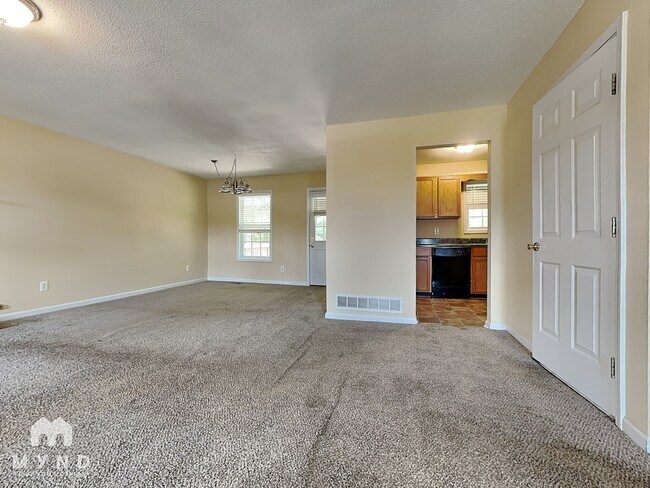 Photo - 413 River Trace Dr