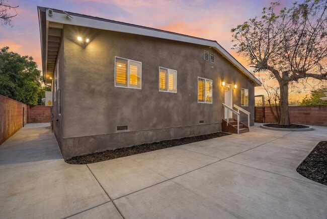 Building Photo - 13050 Terra Bella St