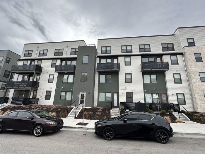 Modern 3-Bedroom Condo in Adventurous Dayb... - Modern 3-Bedroom Condo in Adventurous Dayb...