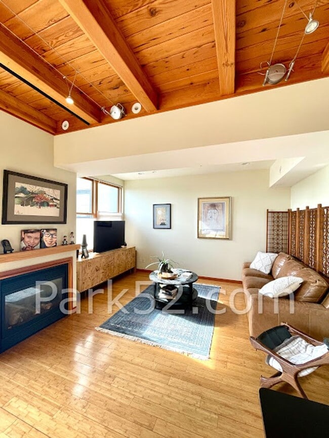 Photo - Downtown Tacoma Townhome!