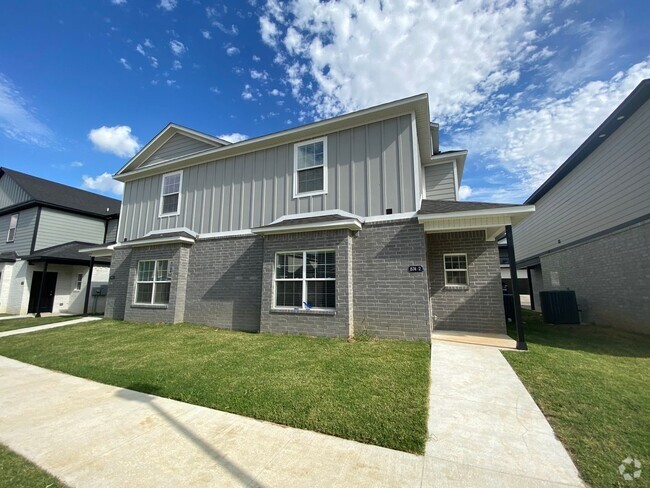 Building Photo - 914 S Benchmark Ln Rental