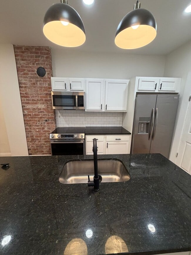 Photo - 441 E Whittier St Unit 1