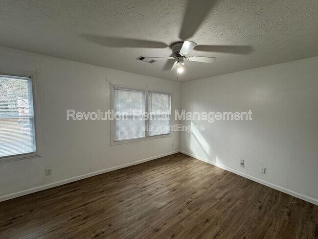 Photo - 1305 Sweet Pine Dr