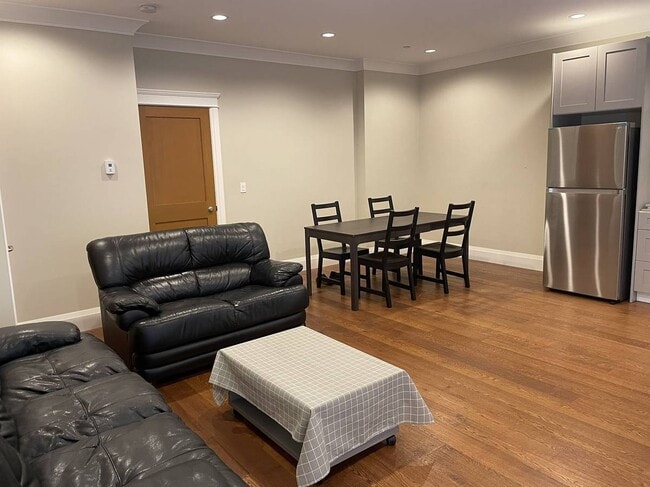 Photo - 2455 18th Av W