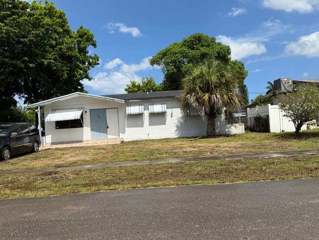 Building Photo - 611 N 65th Way Rental