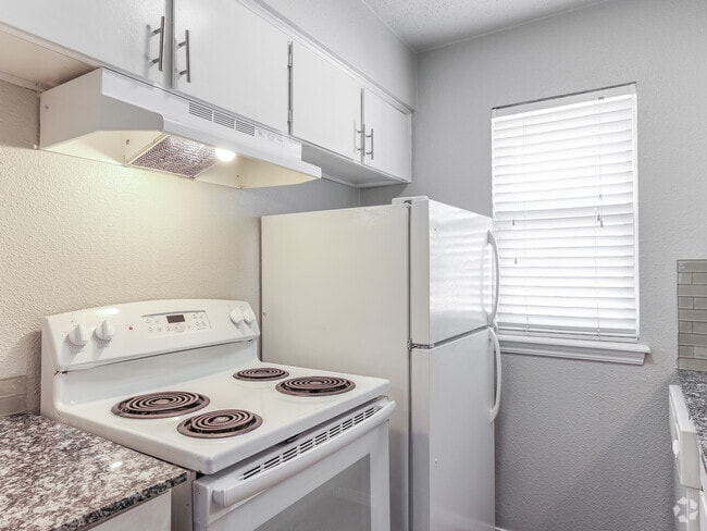 2BD, 1BA - 835SF - Flat - Kitchen