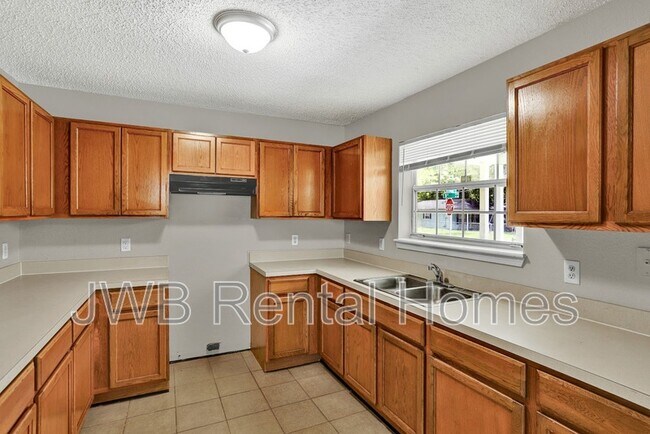 Photo - 1675 W 1st St Casa