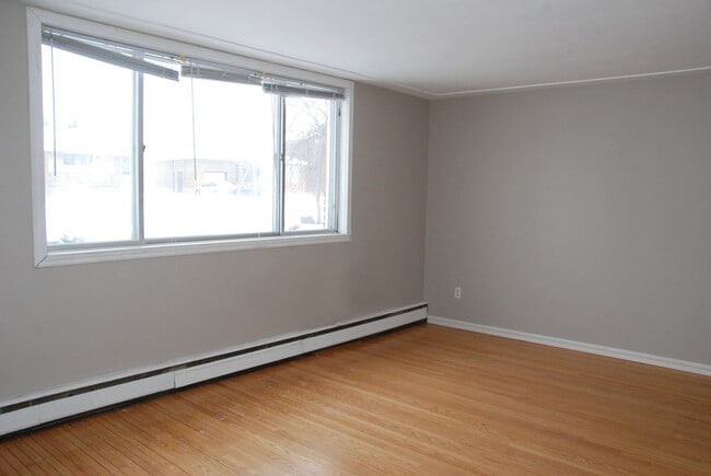 Building Photo - 96 Dixon St Unit 1