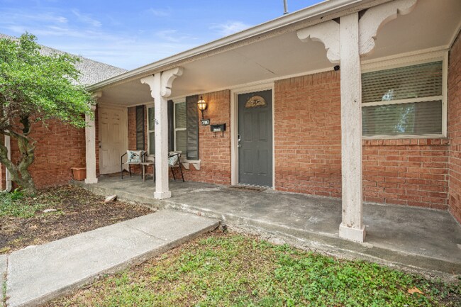 Photo - 4719 S Lakewood Ave