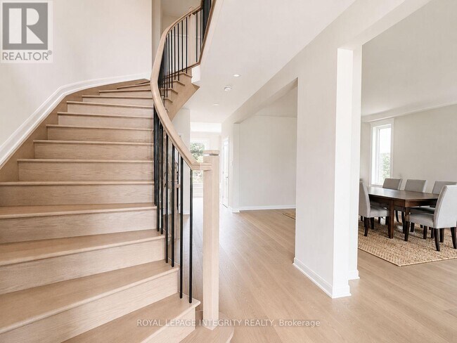 Photo - 747 Coast Cir