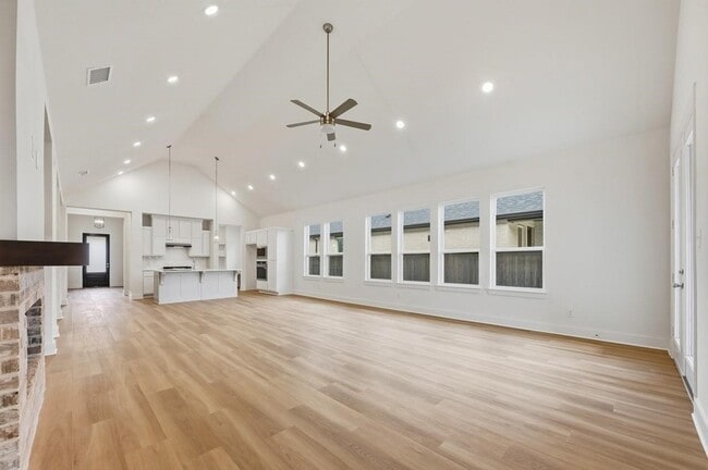 Photo - 1046 Bearing St