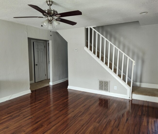 Photo - 1121 Elk Ave