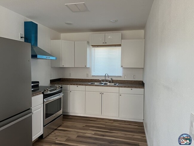 Photo - 1108 C.N.Perry Ave