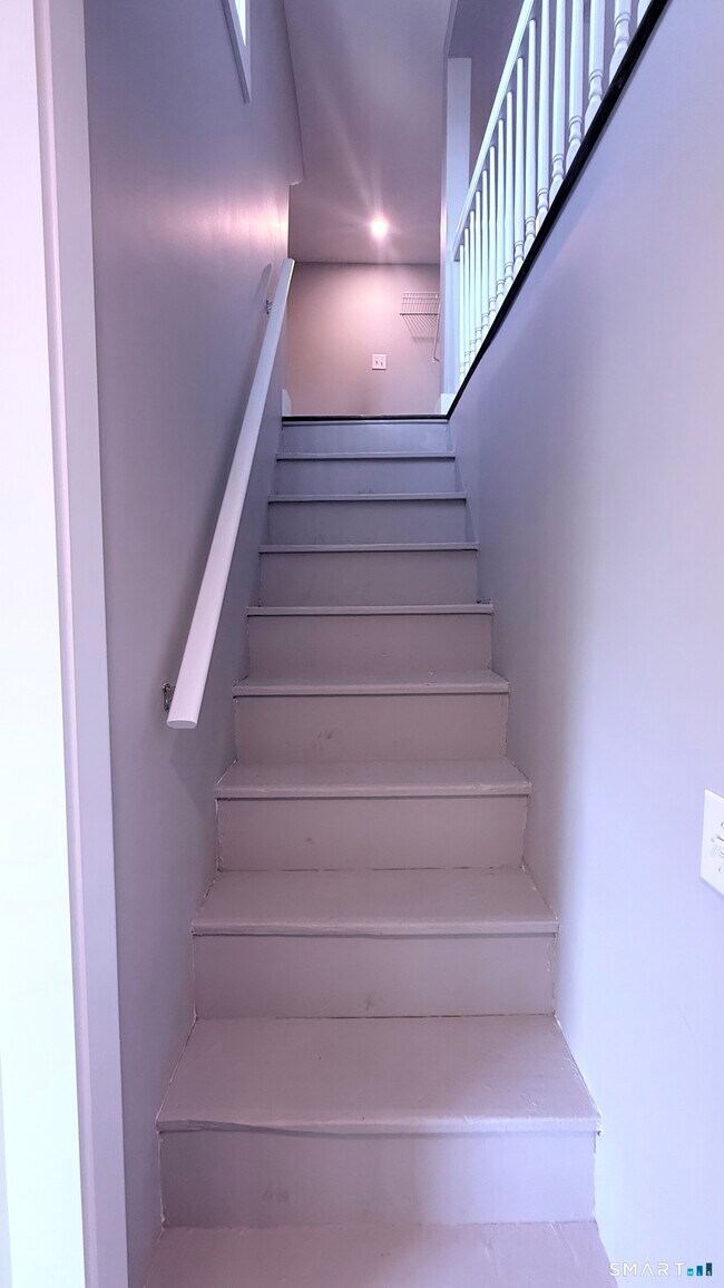 103 Willetts Ave
