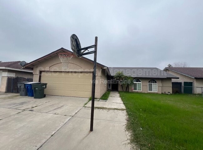 Photo - 3371 N Forestiere Ave