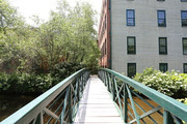 Photo - 10 N Main St