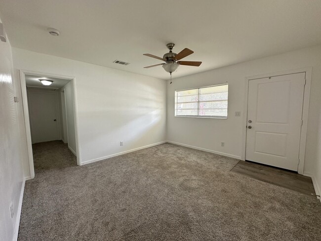 Photo - 110 Tyner Dr