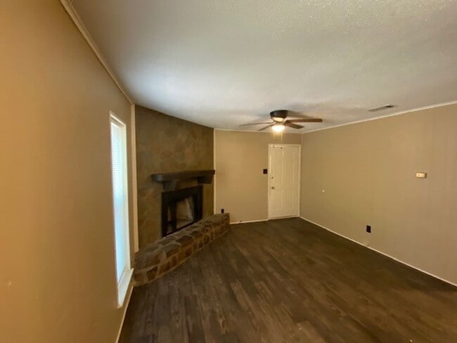 Photo - 701 W 35th St Unit B