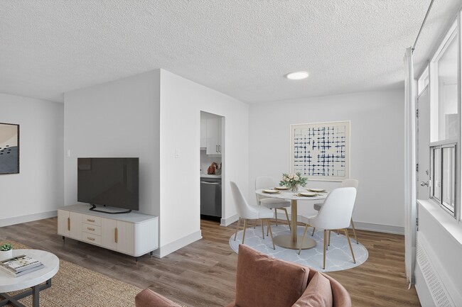 77 Davisville