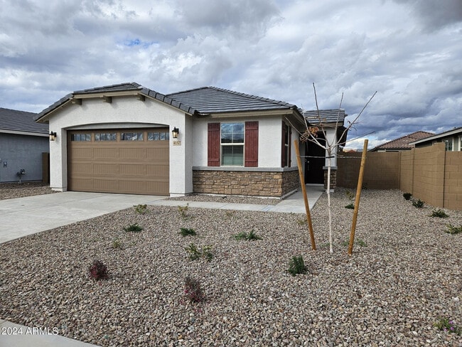 Building Photo - 4150 E Sagebrush St