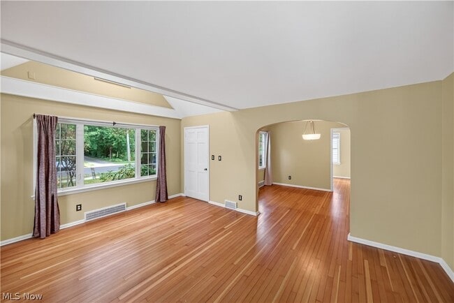 Photo - 2658 Canterbury Rd