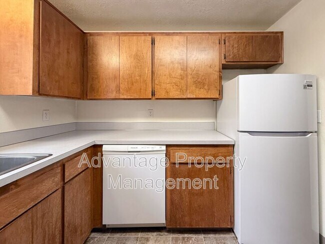 Photo - 240 S Monmouth Ave