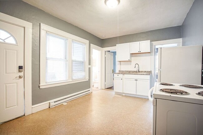 Photo - 72 Kensington Ave Unit 2L