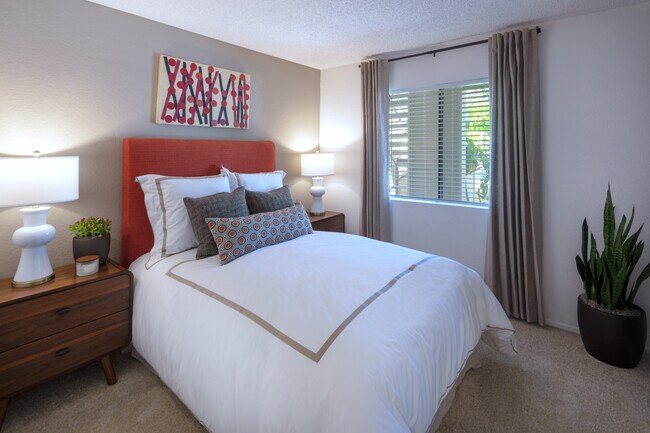 Cross Creek Apartments