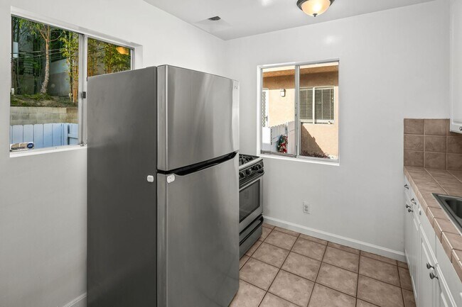 Photo - Emerson St Unidad 3136