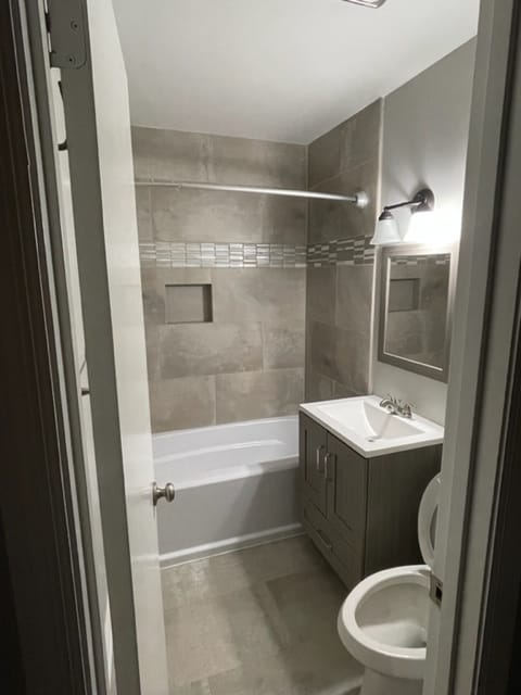 Guest Bath - 851 Vestavia Villa Ct Unit B