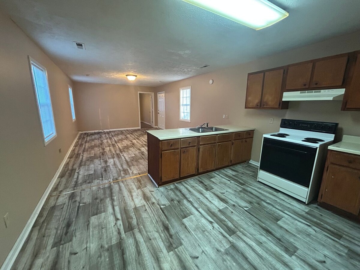 Photo - 711 N Monroe Ave