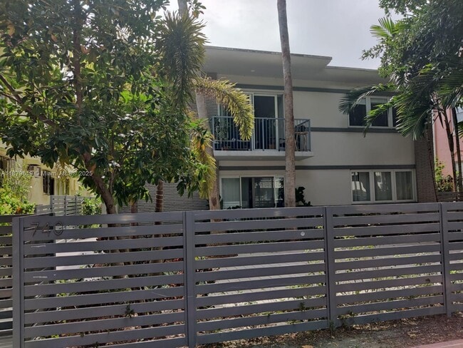 Building Photo - 740 Meridian Ave Unit 15