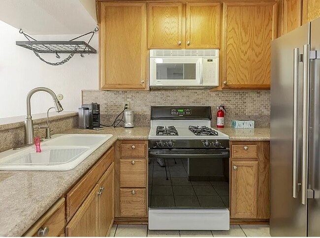 Photo - 5325 Newcastle Ave Unidad 328