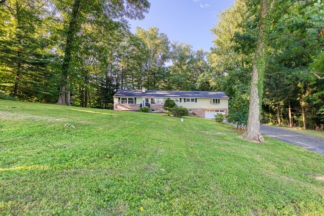 Photo - 1301 Hollingsworth Rd House