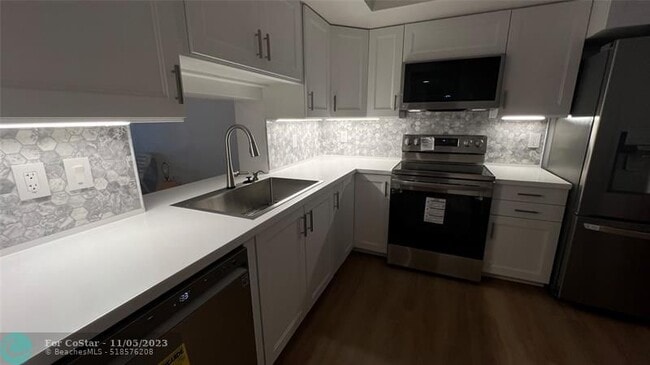 Photo - 16091 Blatt Blvd Unit 305