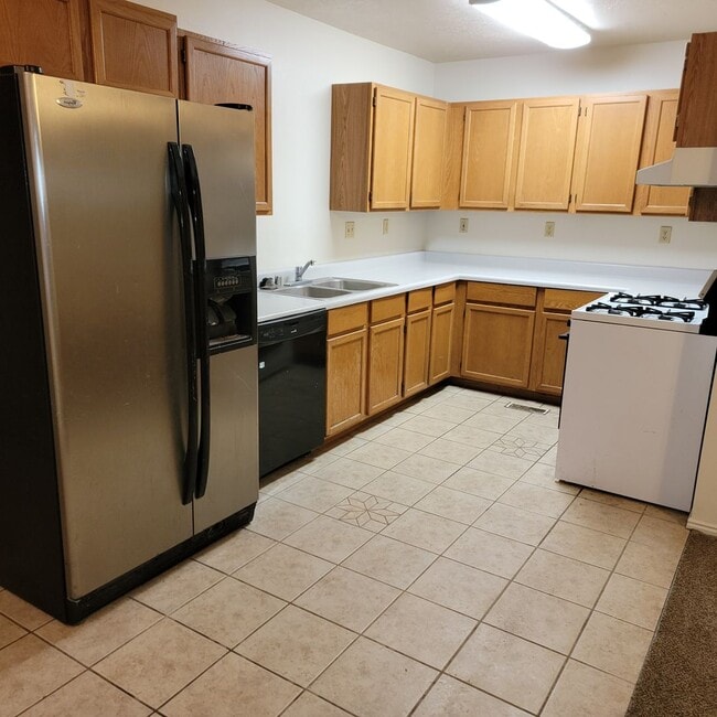 Photo - 3 Bedroom 2 Bathroom Duplex