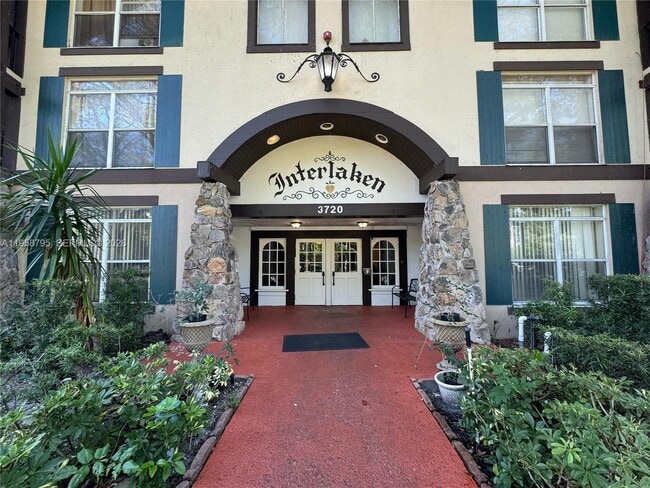 Photo - 3720 Inverrary Dr Unit 2S