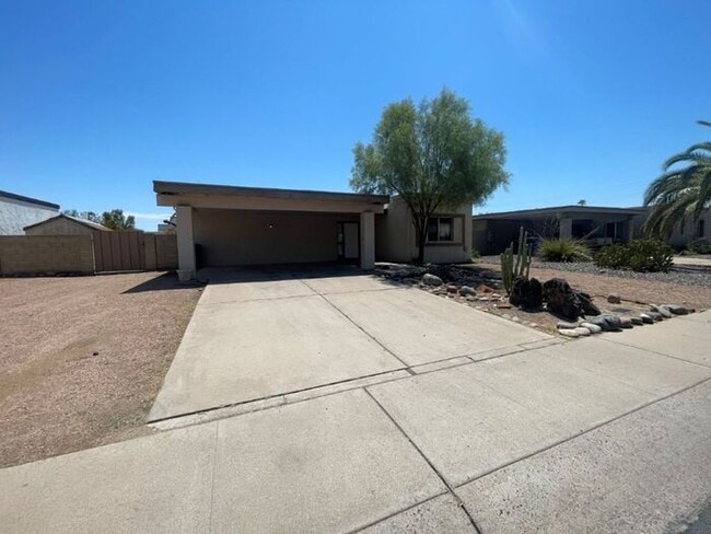 Building Photo - 2613 W Dunbar Dr Rental