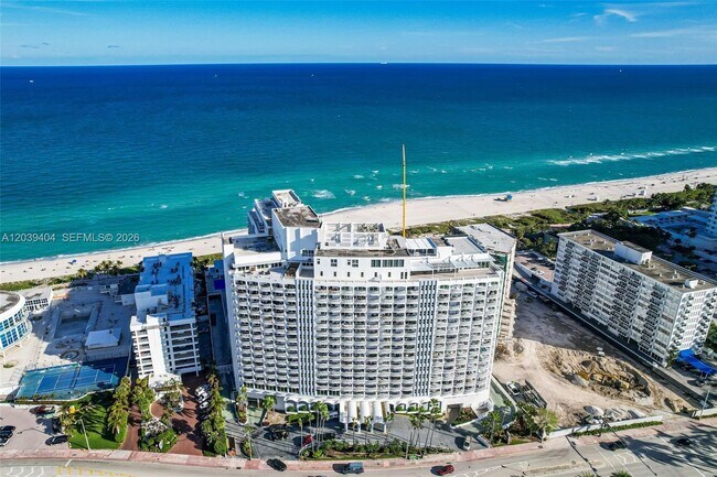 Building Photo - 5401 Collins Ave Unit 813