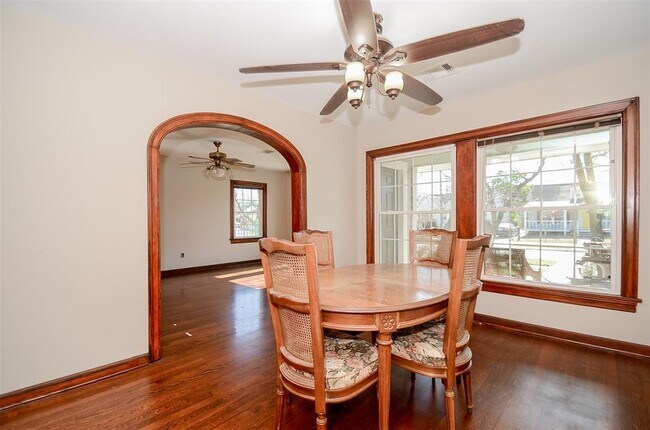 Photo - 4309 Coyle St